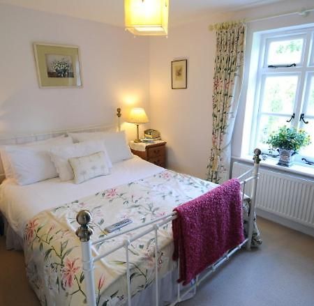 Blackbrook House Bed And Breakfast Dorking Bagian luar foto