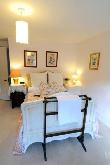 Blackbrook House Bed And Breakfast Dorking Bagian luar foto